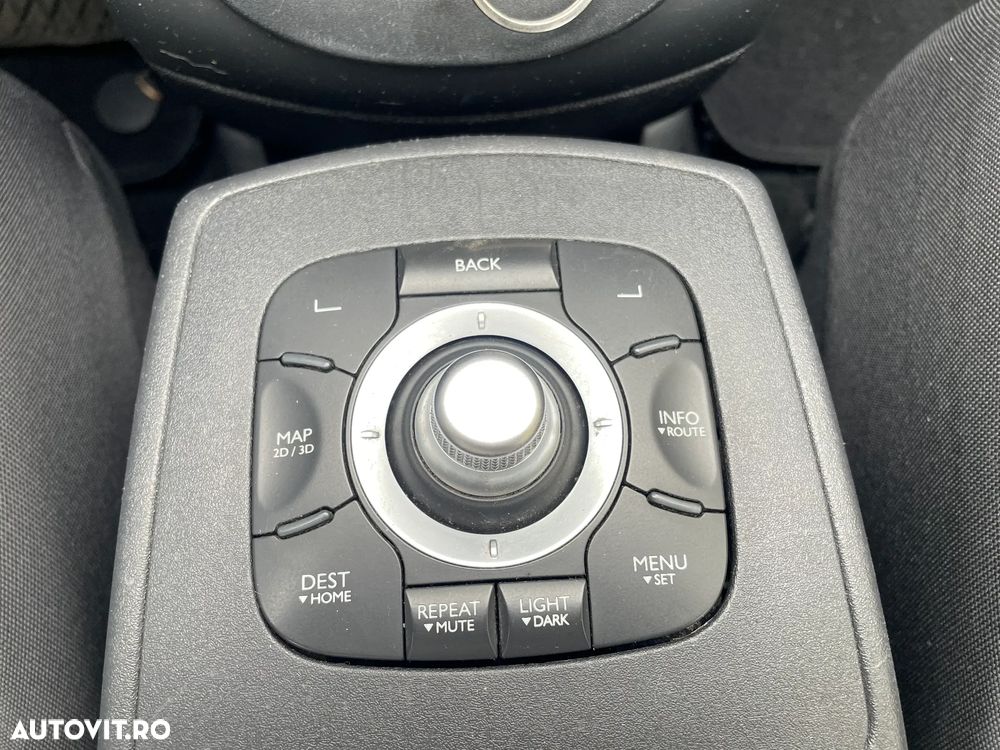 Renault Scenic 1.6 16V 110 LIMITED - 19