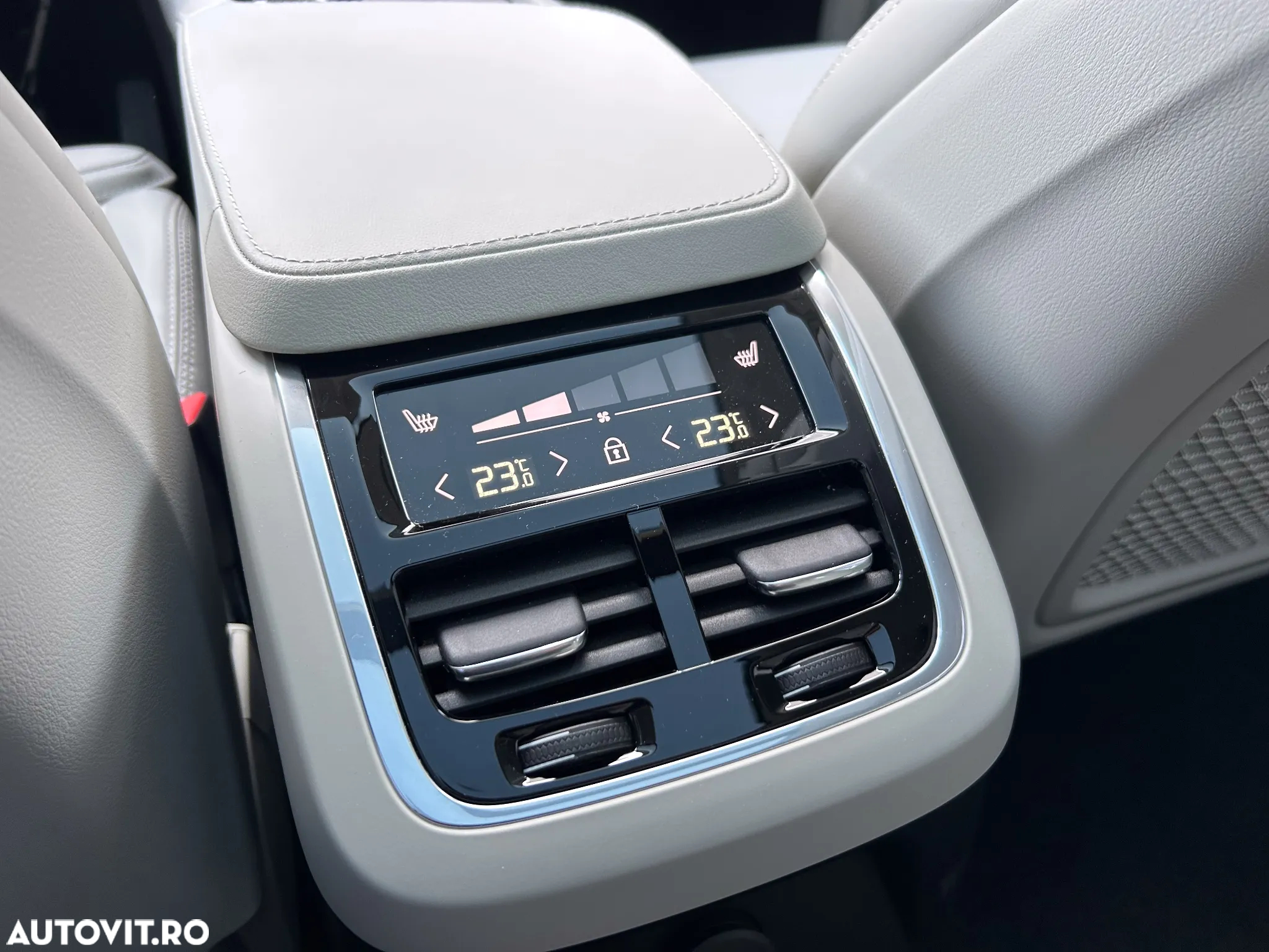 Volvo XC 90 Recharge T8 AWD Ultimate Bright - 24