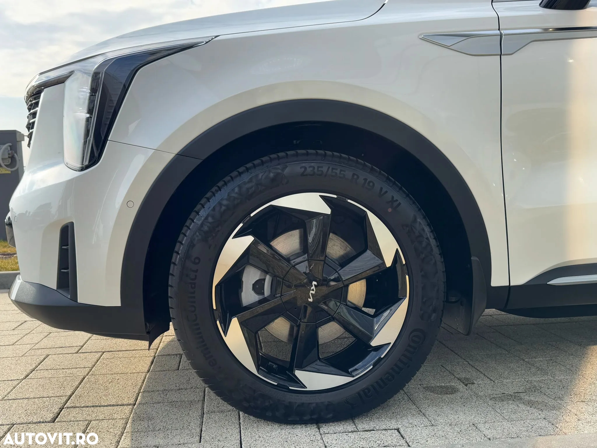 Kia Sorento 1.6 T-GDI HEV 6AT 4x4 7P Premium+ - 8