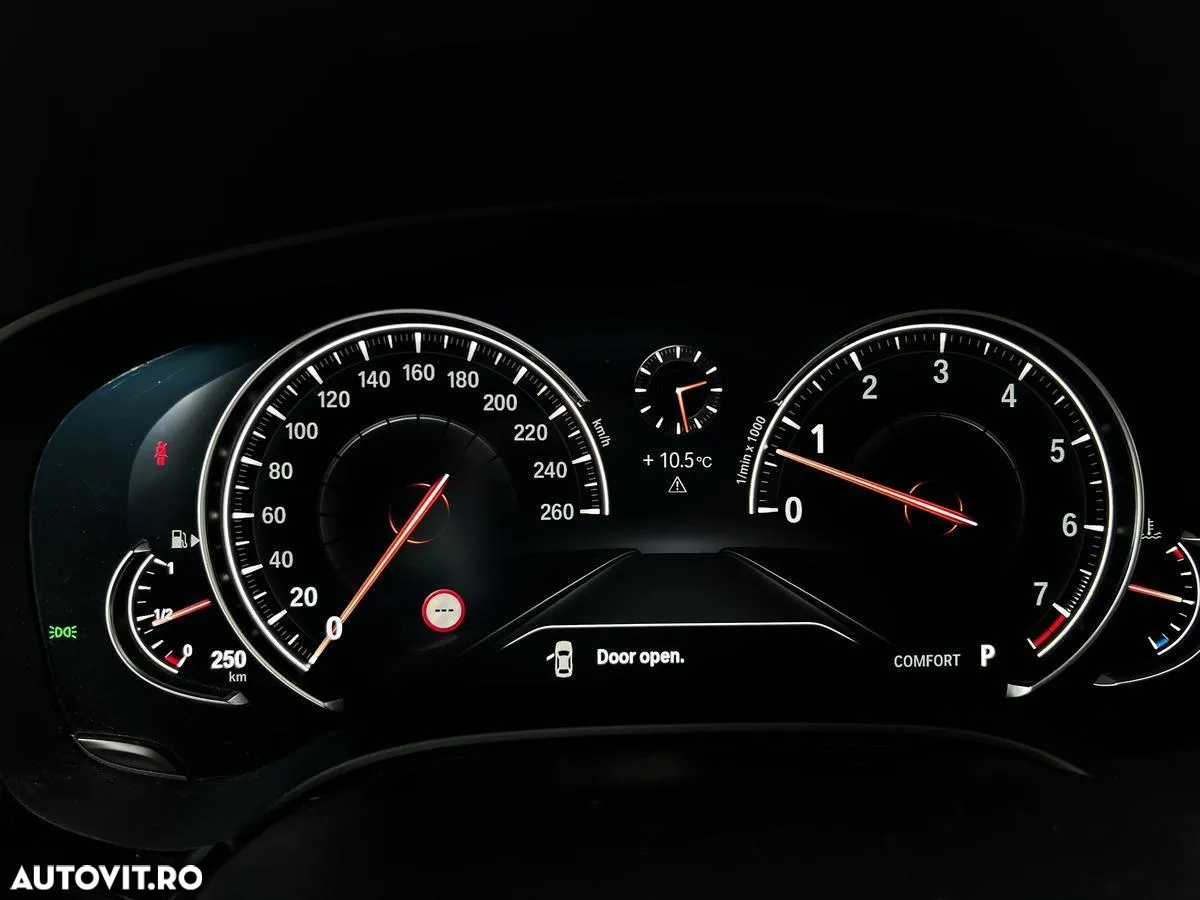 BMW Seria 5 540i xDrive AT - 22