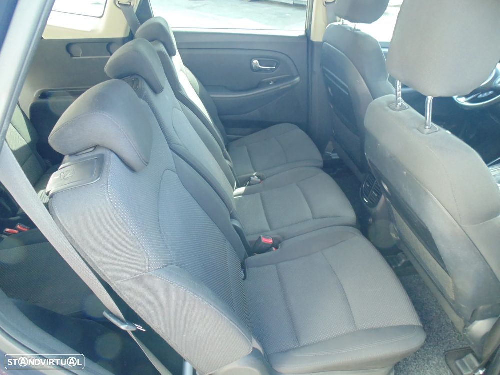 Kia Carens 1.7 CRDi ISG TX Aut. - 17