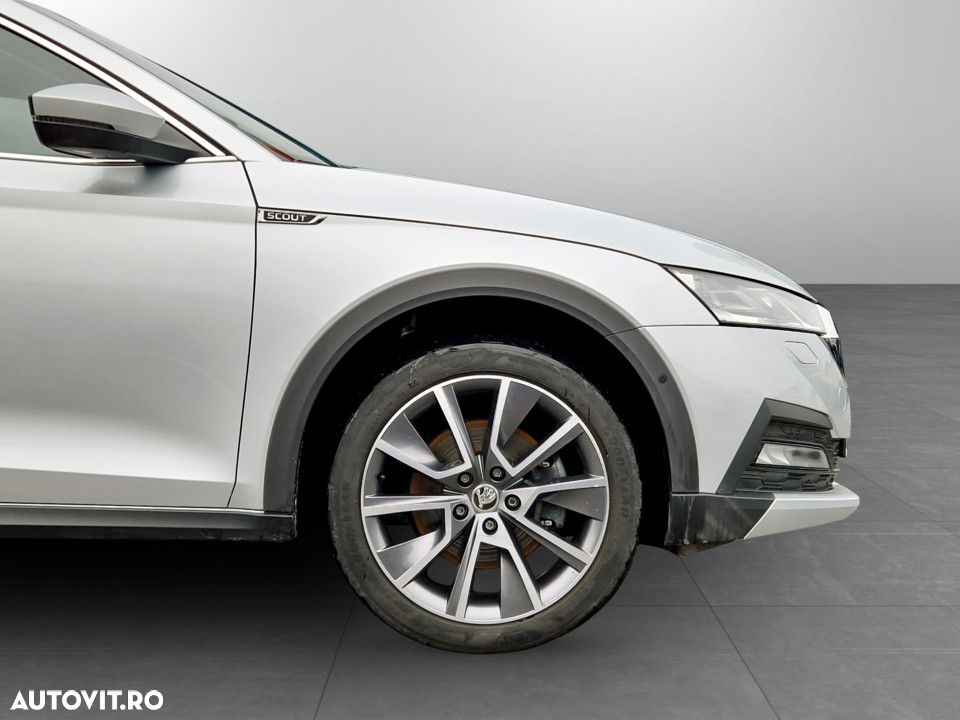 Skoda Octavia 2.0 TDI DSG 4X4 Scout - 11