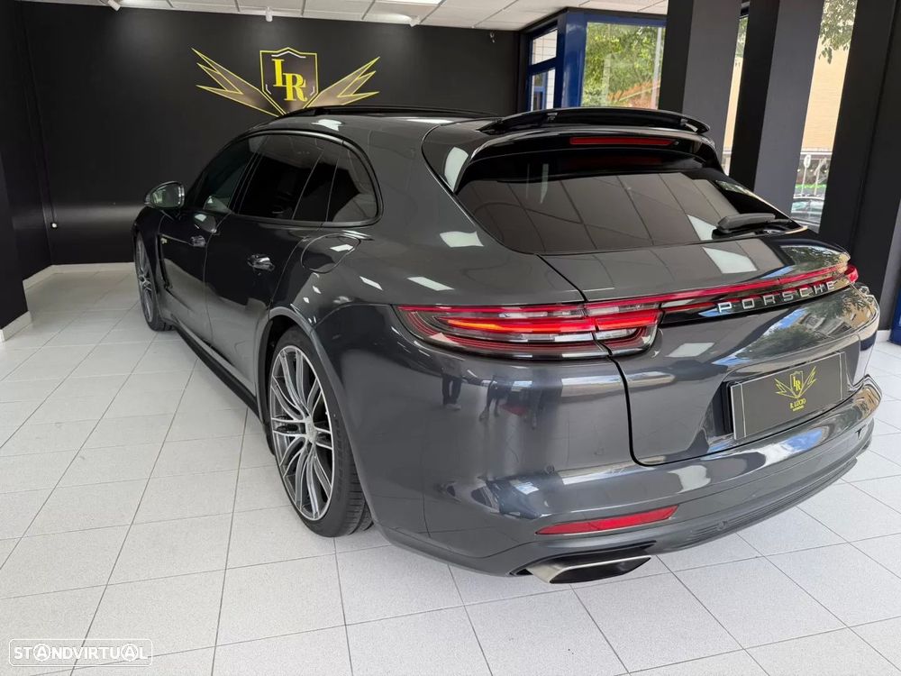 Porsche Panamera Sport Turismo 4 E-Hybrid - 25