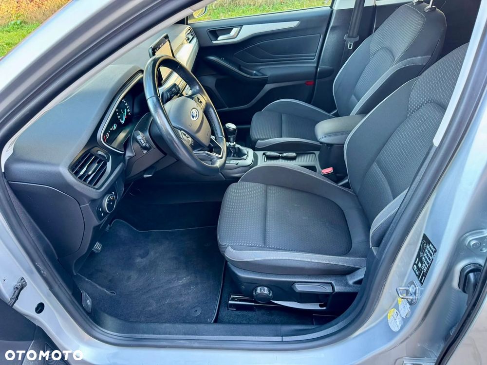 Ford Focus Turnier 1.5 EcoBlue Start-Stopp-System TITANIUM - 17