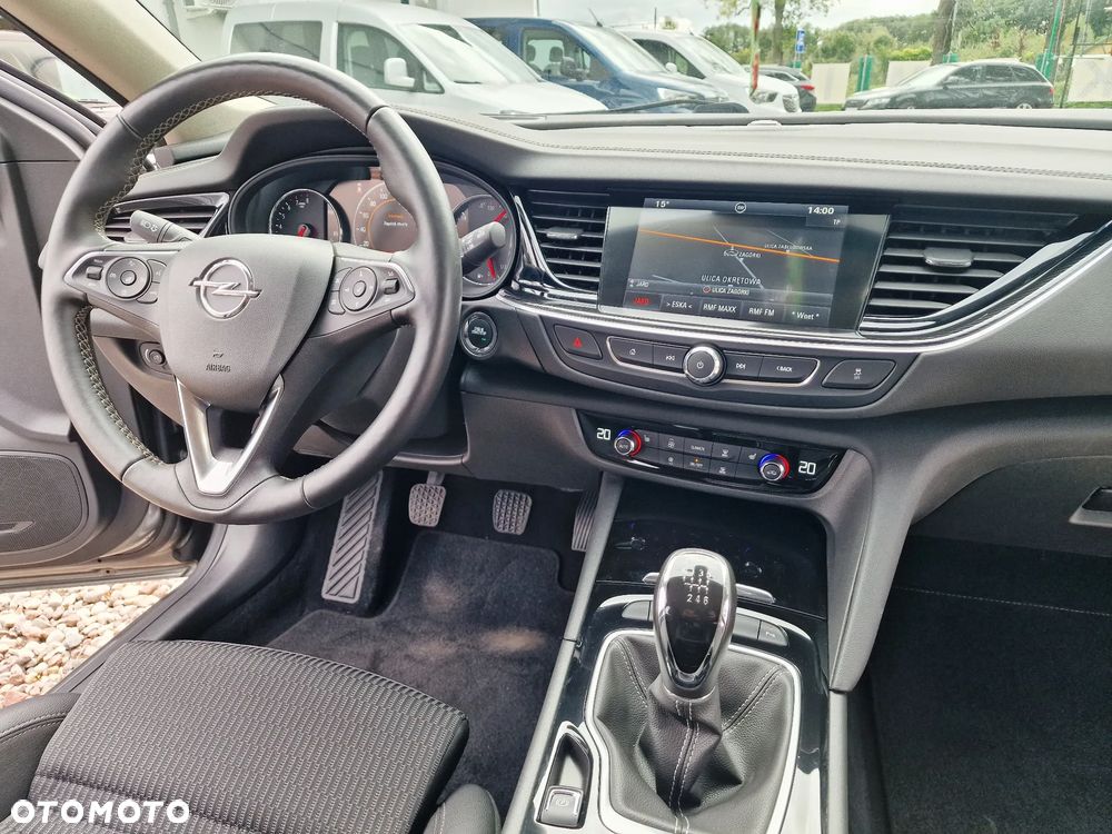 Opel Insignia - 11