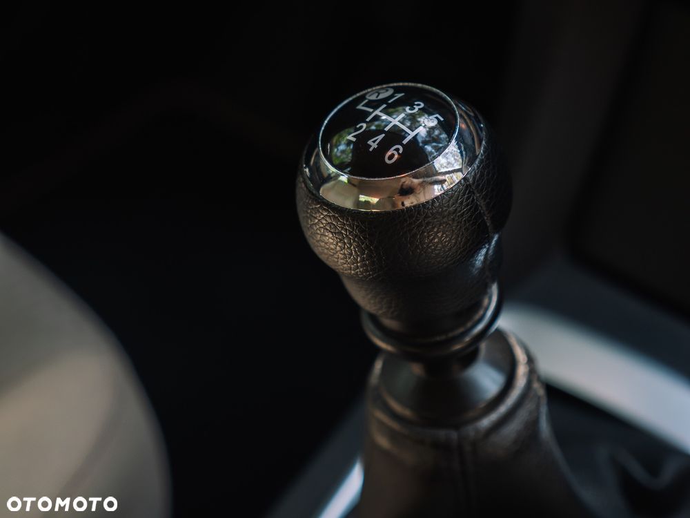Toyota Corolla - 25