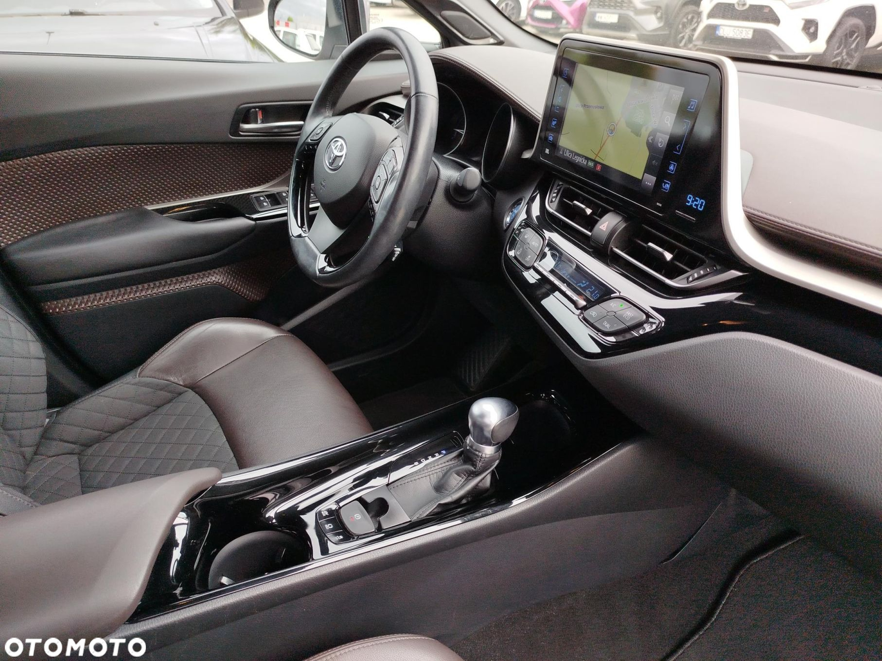 Toyota C-HR - 9