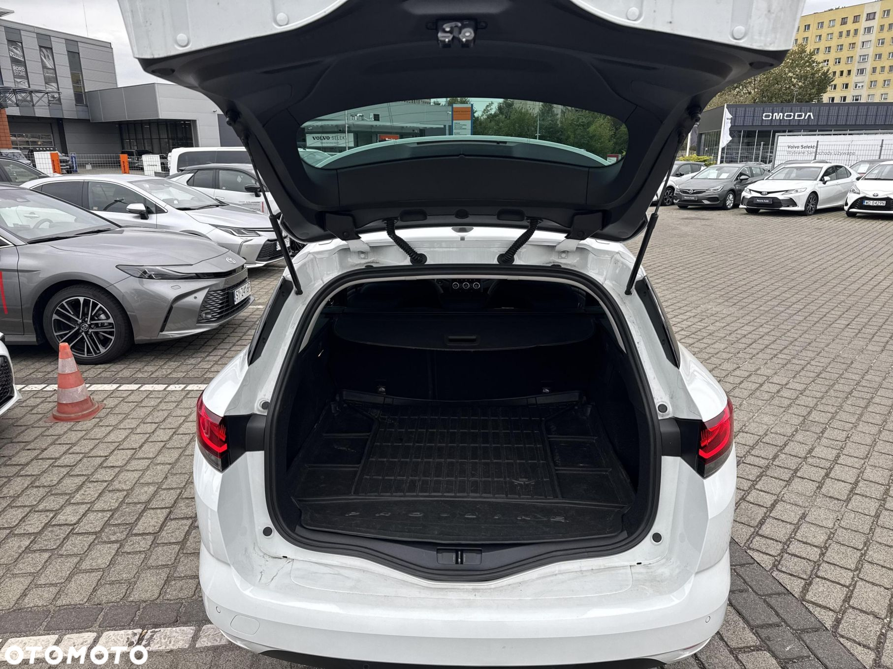 Renault Megane 1.3 TCe FAP Zen - 25