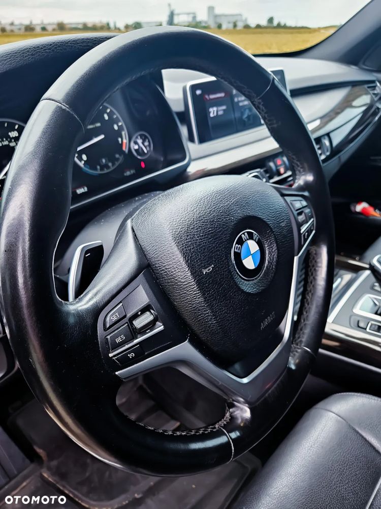 BMW X5 xDrive35i - 12