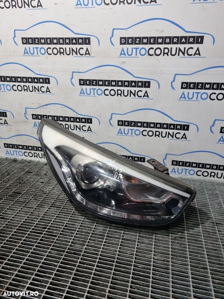 Far Dreapta Hyundai IX35 2010 - 2019 SUV 4 Usi (1145) Fara xenon LED - 1