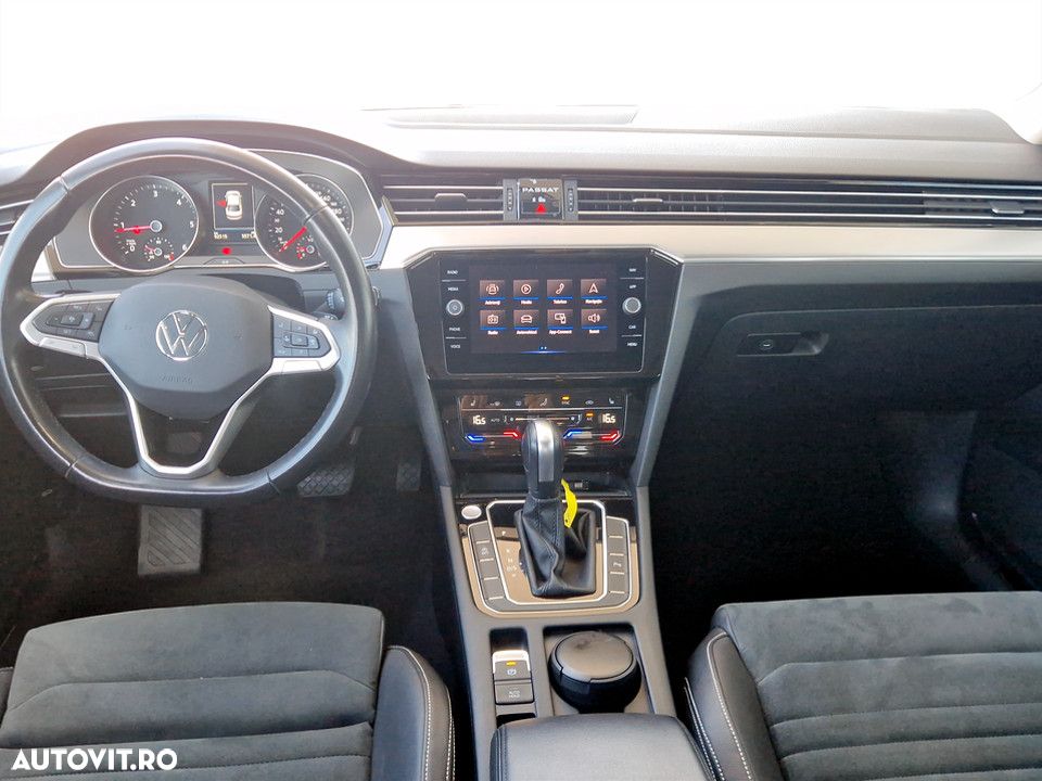 Volkswagen Passat 2.0 TDI DSG Highline - 14
