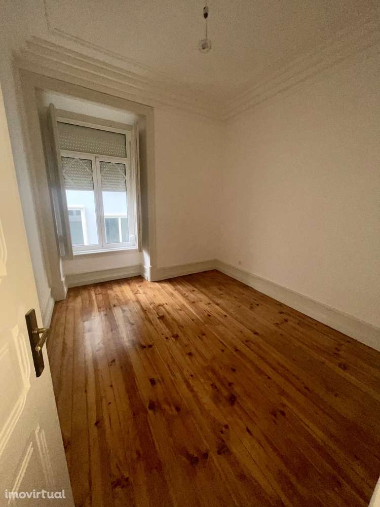 Espaçoso T5 Av. António Augusto de Aguiar –  Premium (A Novas) - Grande imagem: 5/11