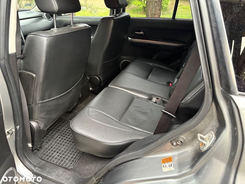 Suzuki Grand Vitara 1.9 DDiS Premium EU5 - 11