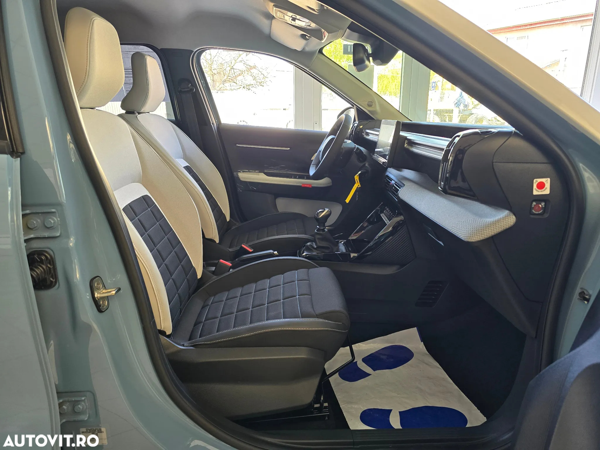 Citroën C3 1.2 PureTech 100 S&S BVM6 MAX - 23