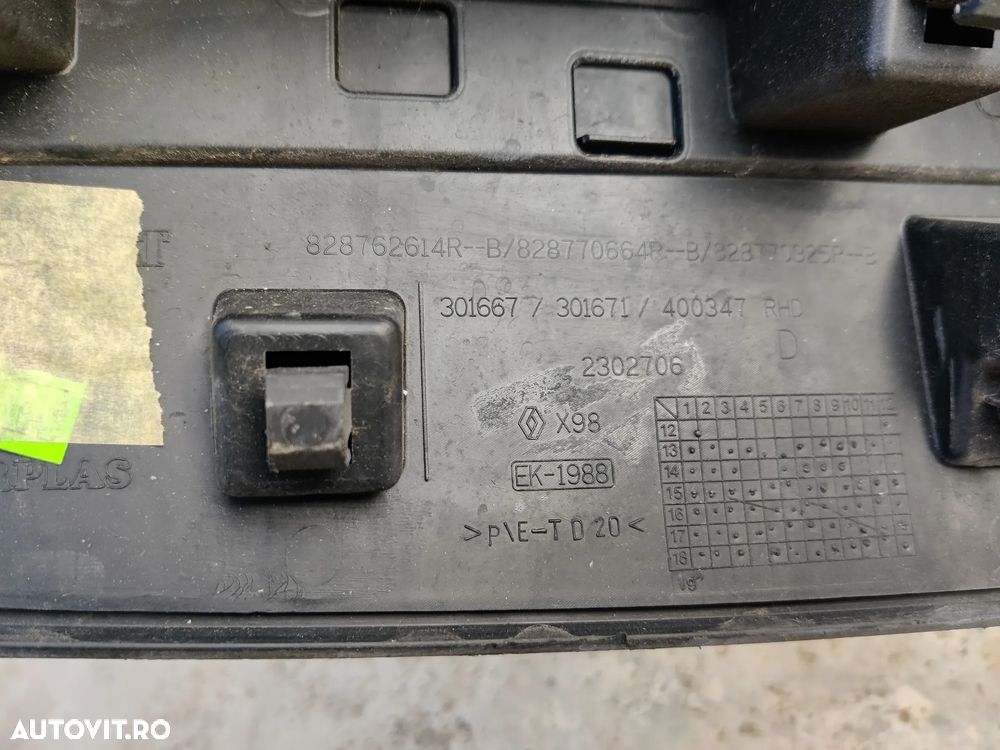 Bandou dreapta fata sapte Ornamente Bandouri Renault Clio Mk4 801865598R / 828762614R - 5