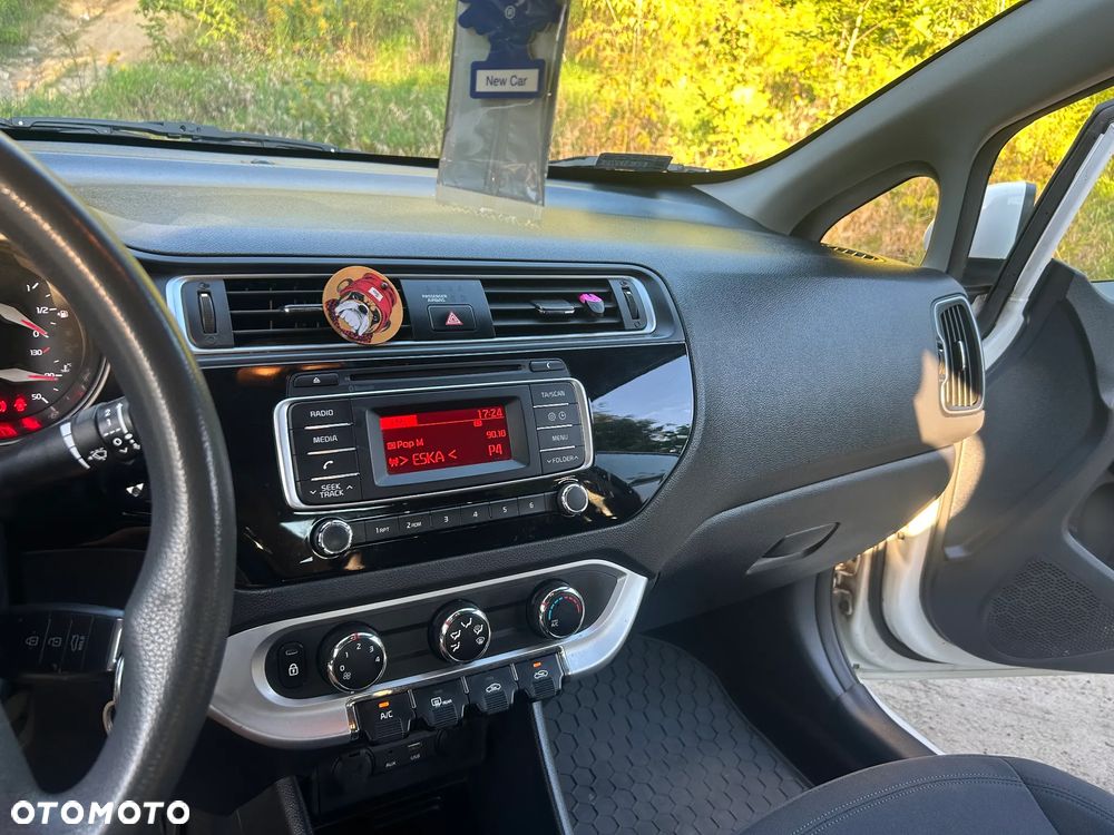 Kia Rio 1.2 M - 8