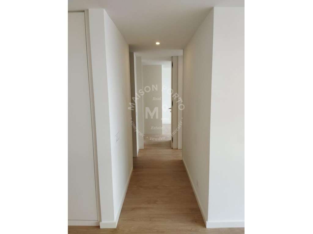 Apartamento T2 com Lugar de Garagem e Arrumos, na Praia do Furadour... - Grande imagem: 2/41