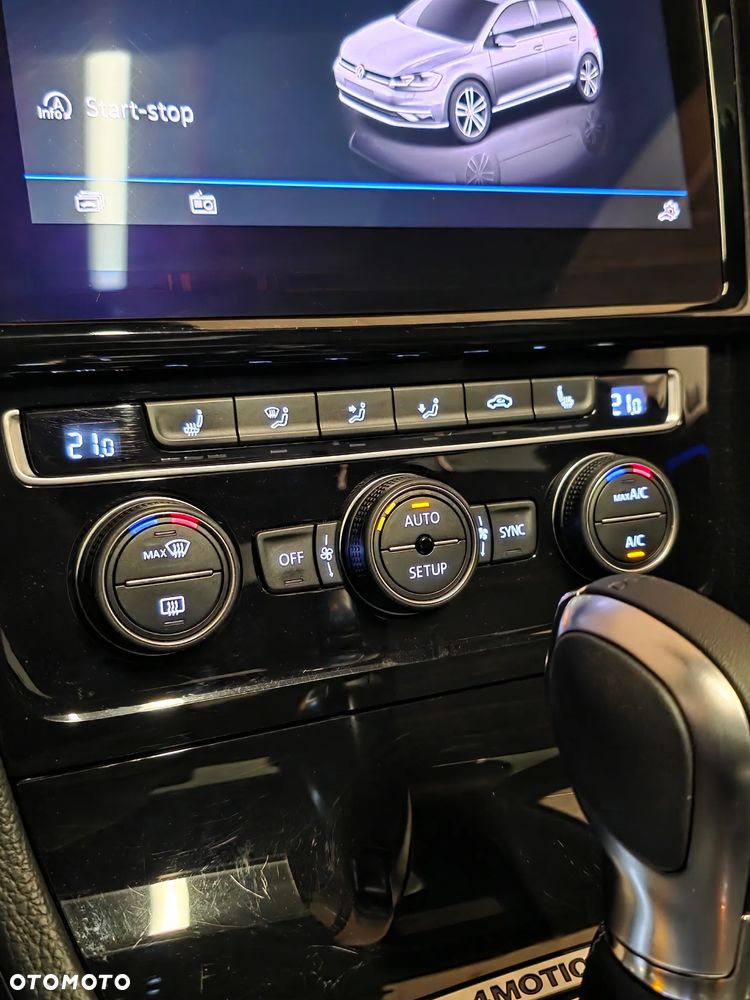 Volkswagen Golf - 18