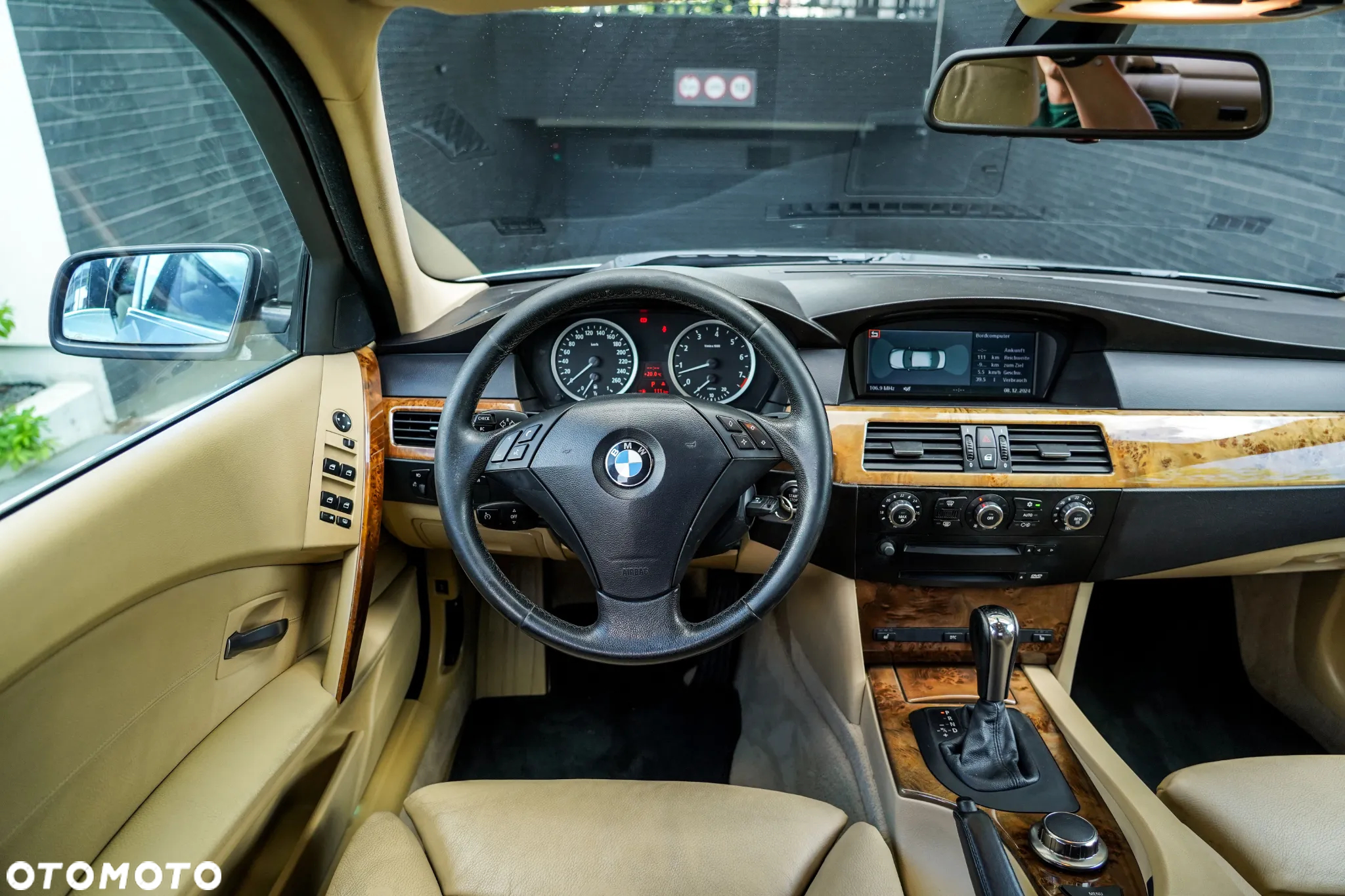 BMW Seria 5 525xi - 24