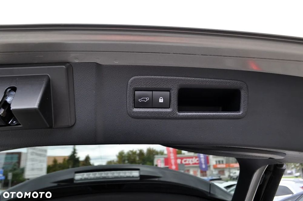 Lexus NX 300h F Sport Edition AWD - 36