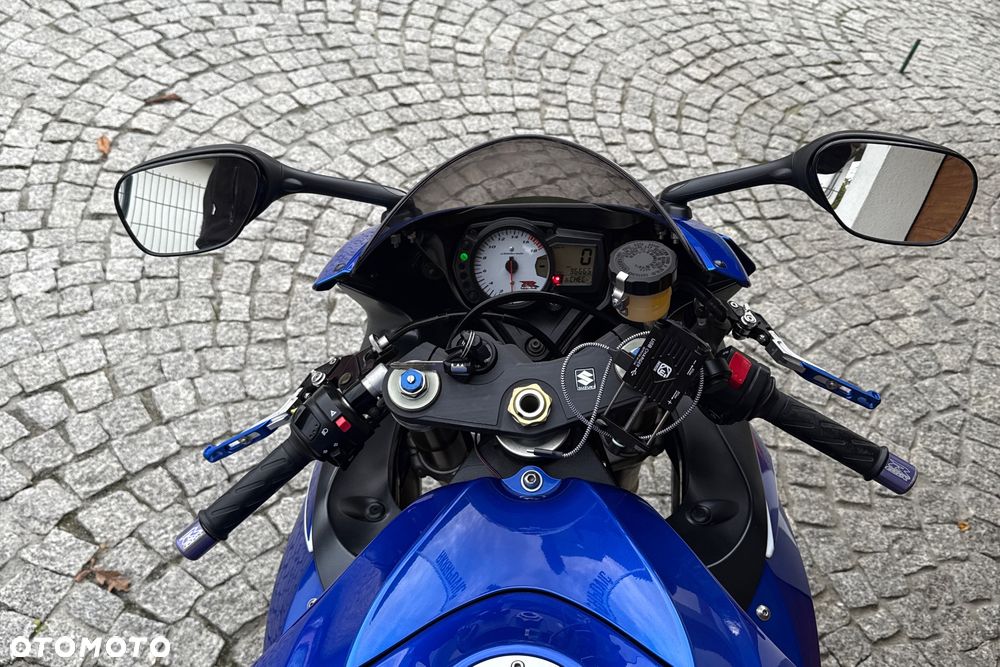 Suzuki GSX-R - 30