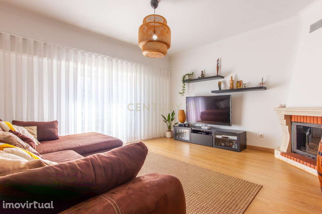 Apartamento T2 em Santa Marta do Pinhal com 86 m² e terraço - Grande imagem: 4/24