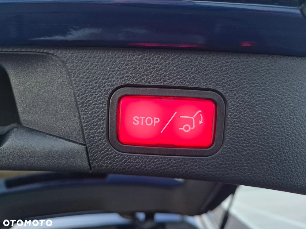 Mercedes-Benz Klasa C 220 d 4Matic T 9G-TRONIC AMG Line - 40