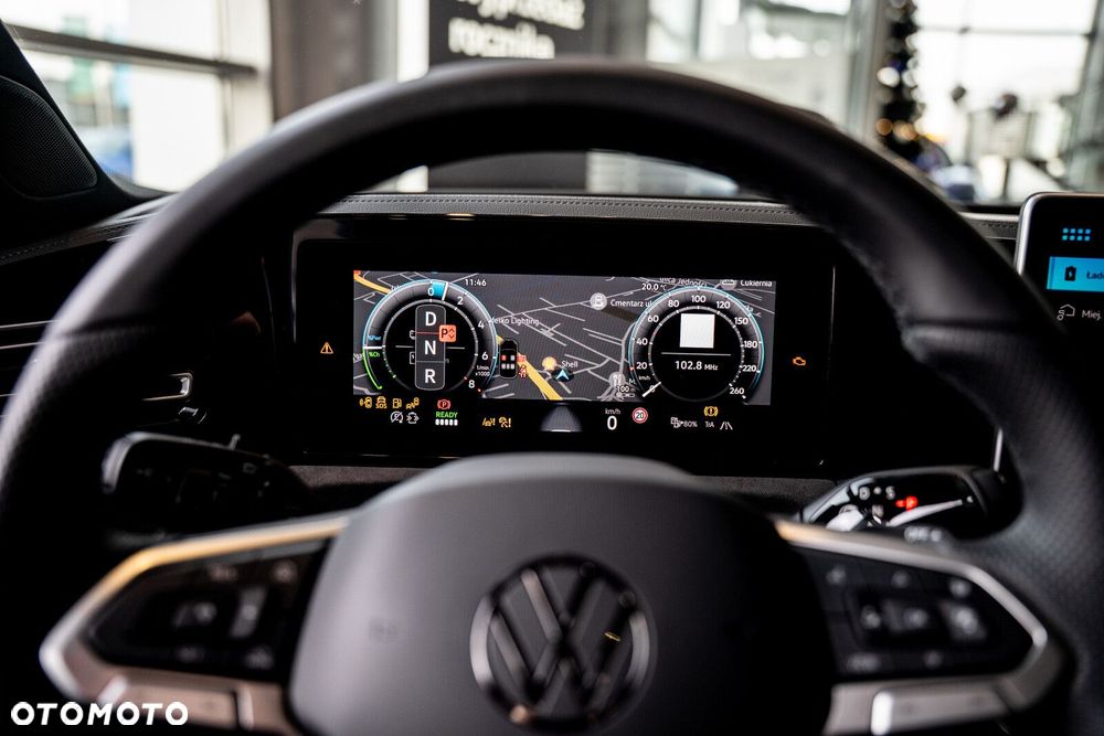 Volkswagen Tiguan - 12