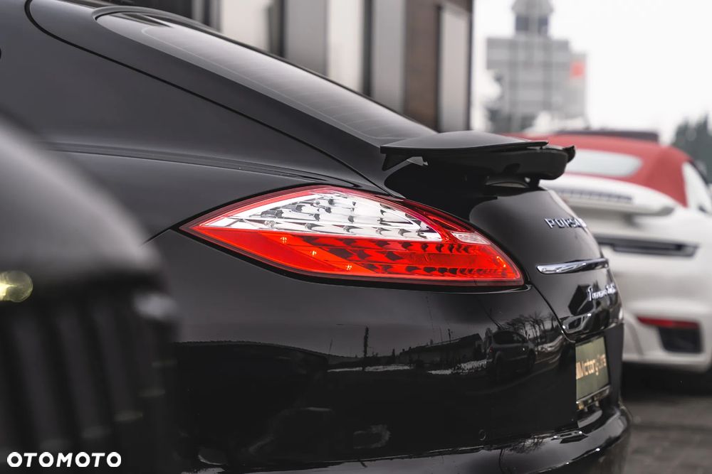 Porsche Panamera Turbo PDK - 13