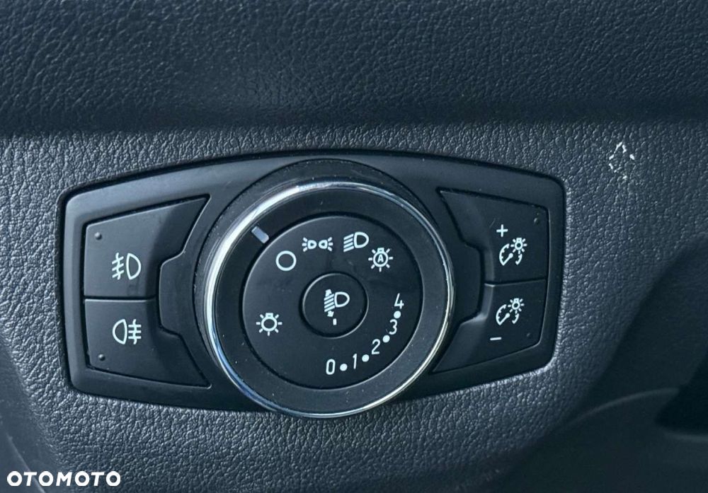 Ford Tourneo Courier - 22