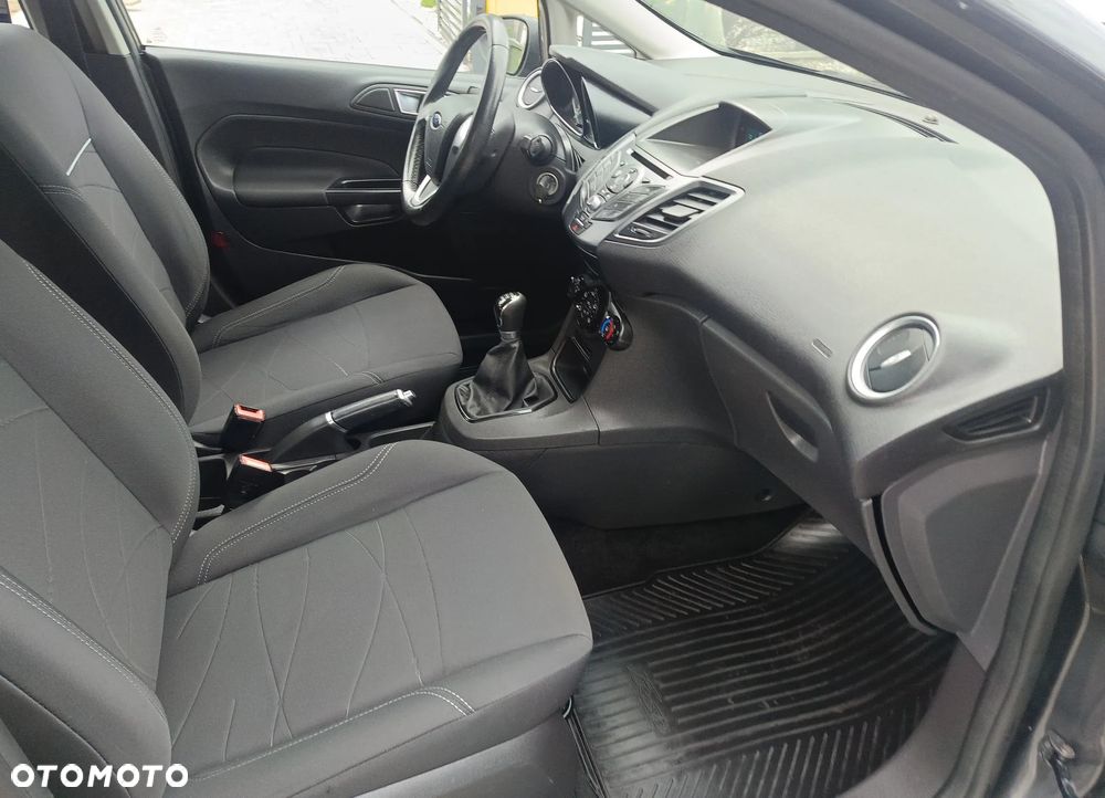Ford Fiesta - 12