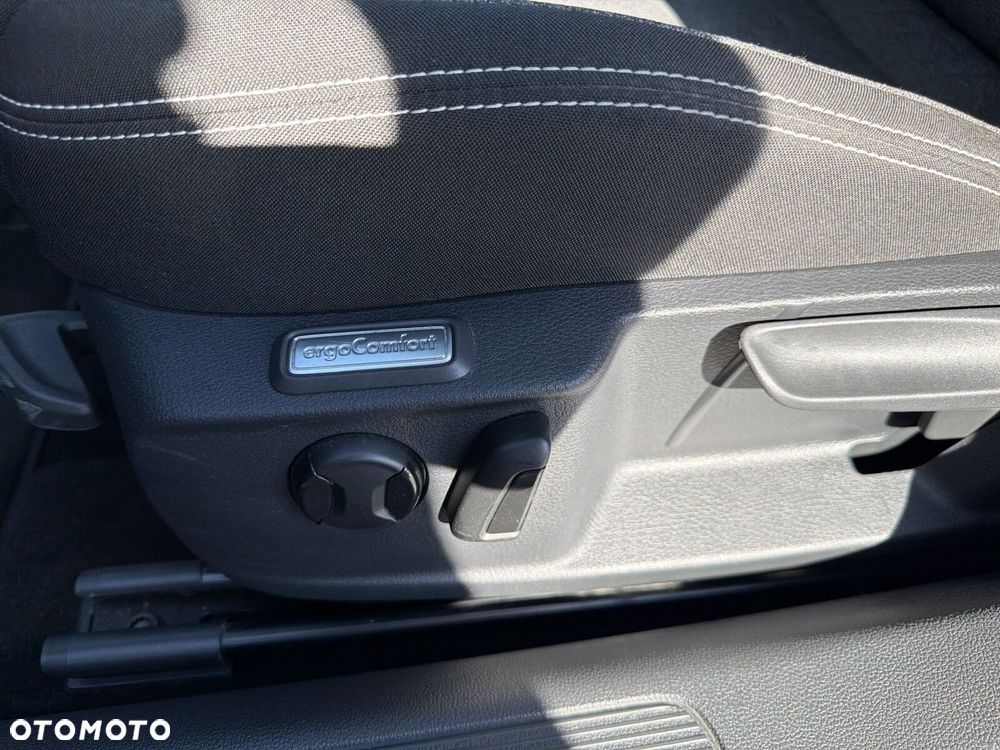 Volkswagen Passat - 22