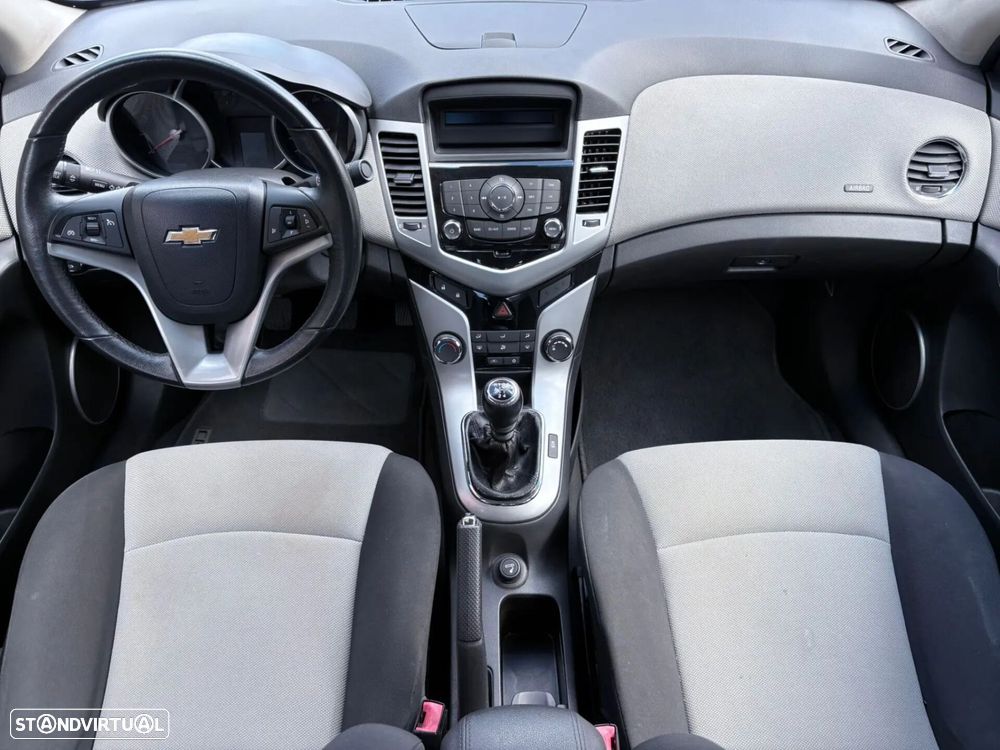 Chevrolet Cruze 1.6 LS - 7