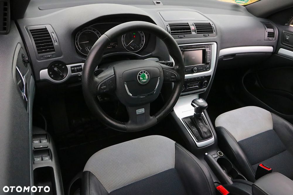 Skoda Octavia 2.0 TDI DPF RS DSG - 10