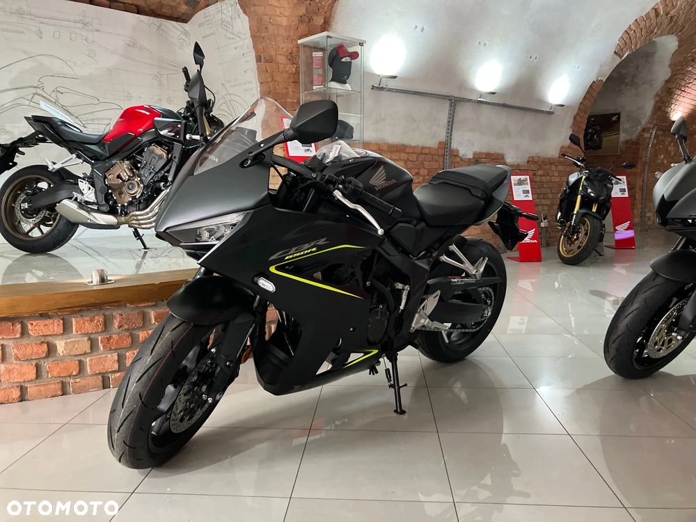 Honda CBR - 1