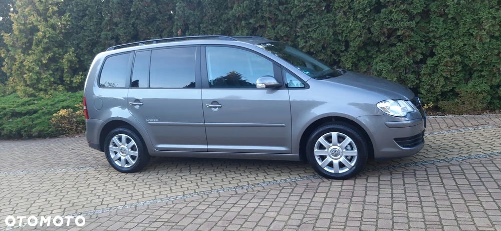 Volkswagen Touran - 18