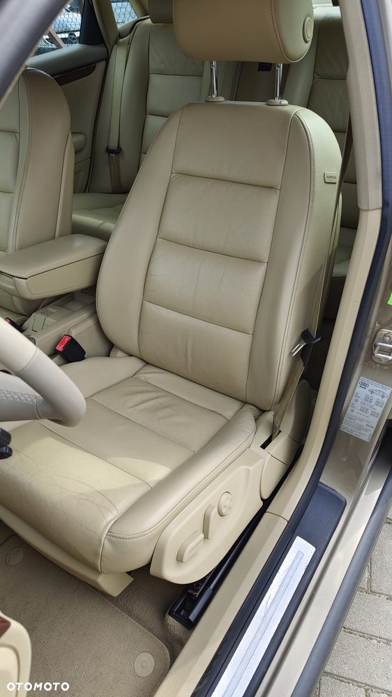 Audi A4 Limousine 2.0 T FSI multitronic - 35