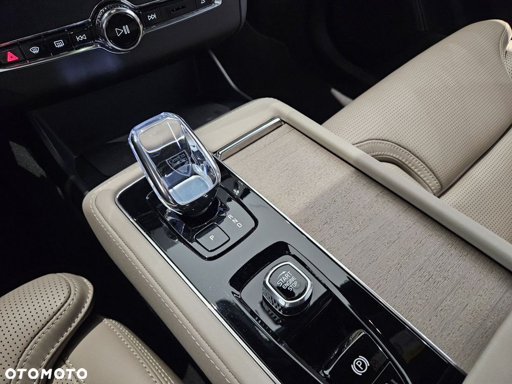 Volvo XC 90 - 26