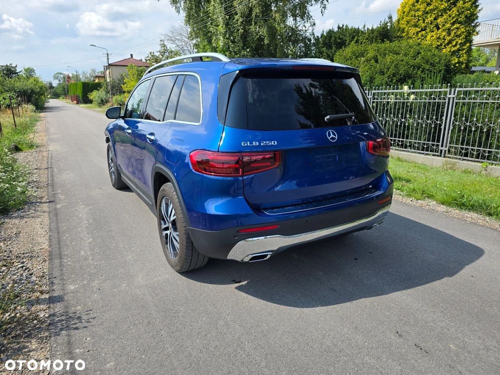 Mercedes-Benz Glb