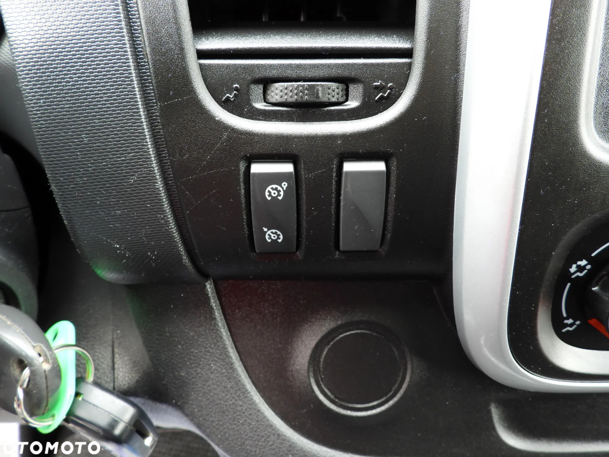 Renault TRAFIC  FURGON CHŁODNIA 0*C TEMPOMAT LEDY KLIMATYZACJA 120KM [ 895067 ] - 37