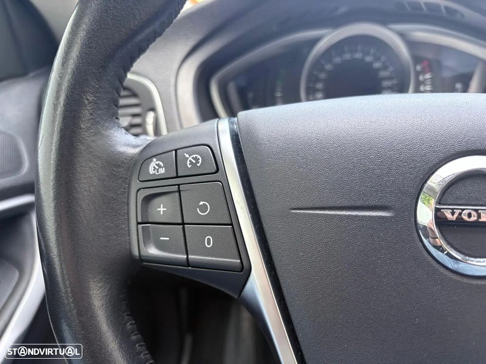 Volvo V40 1.5 T3 Sport Edition Plus Geartronic - 38