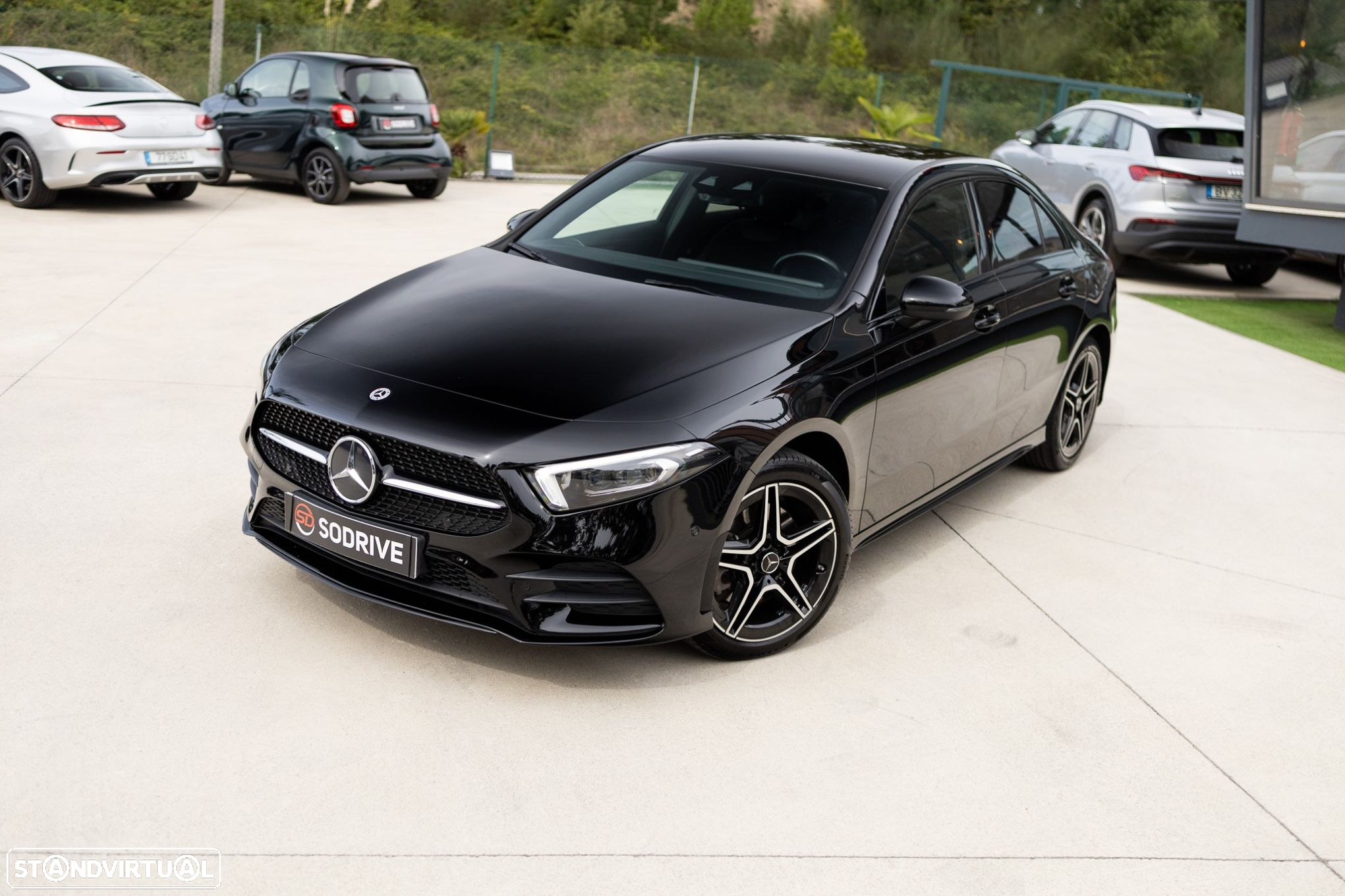 Mercedes-Benz A 250 Limousine e AMG Line - 14