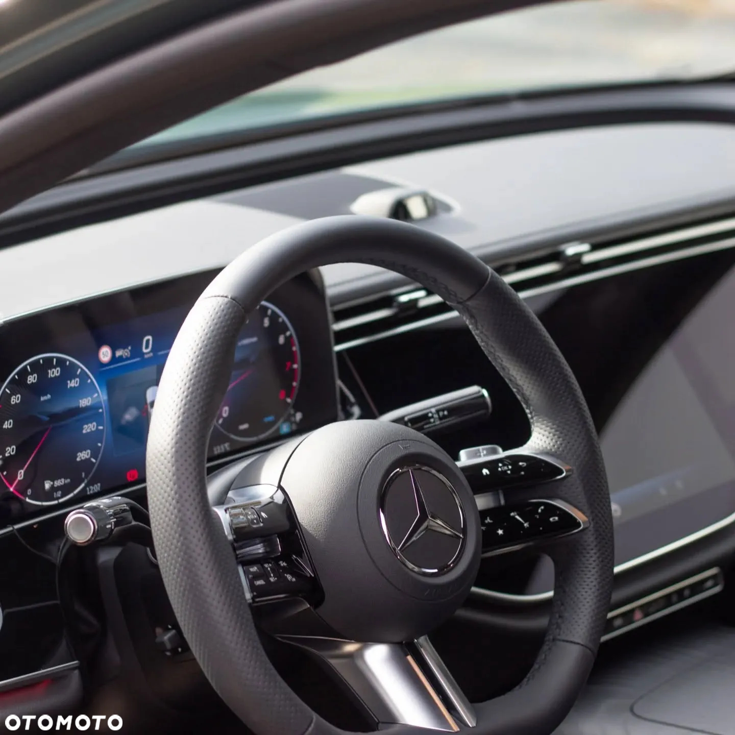 Mercedes-Benz Klasa E 200 AMG - 34