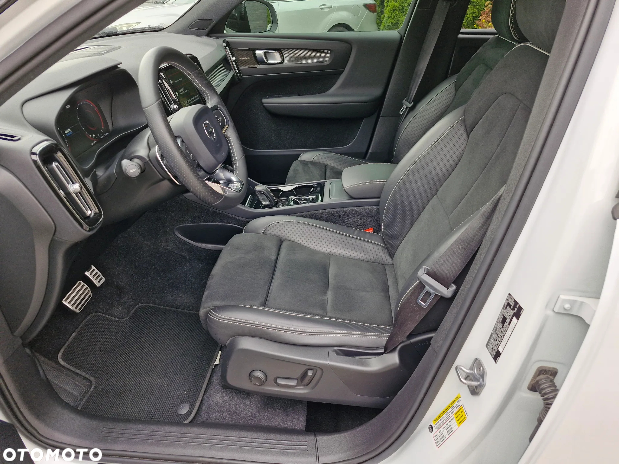 Volvo XC 40 T5 AWD R-Design - 13