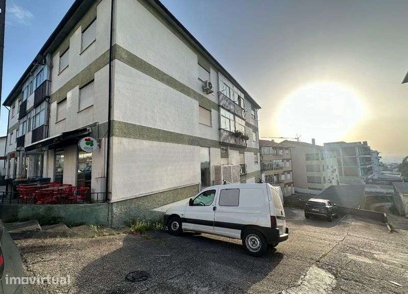 Venda apartamento T3 São Martinho do Bispo