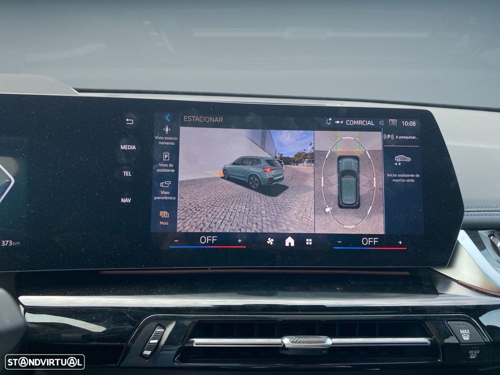 BMW iX1 eDrive20 Pack Desportivo M - 11