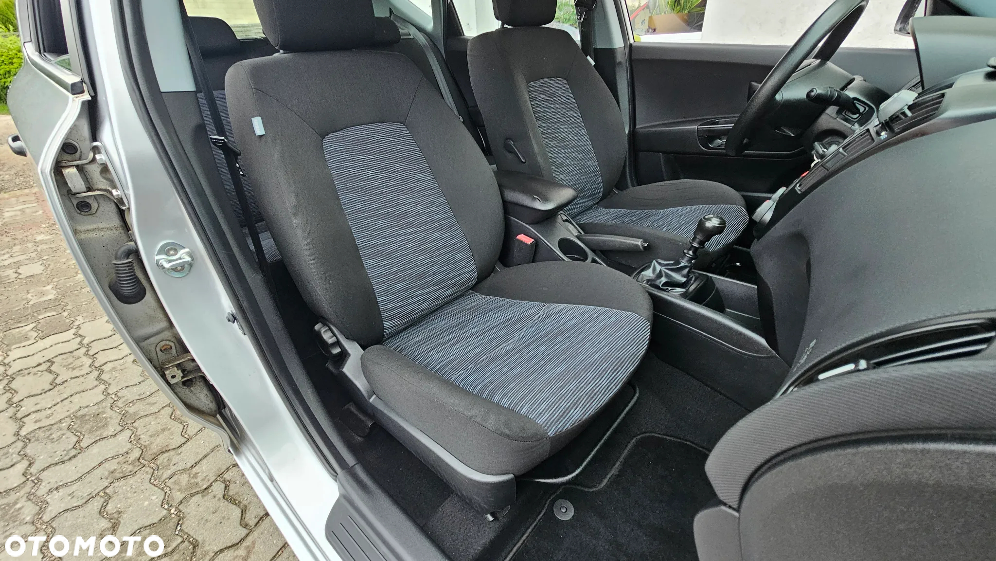 Kia Ceed - 24