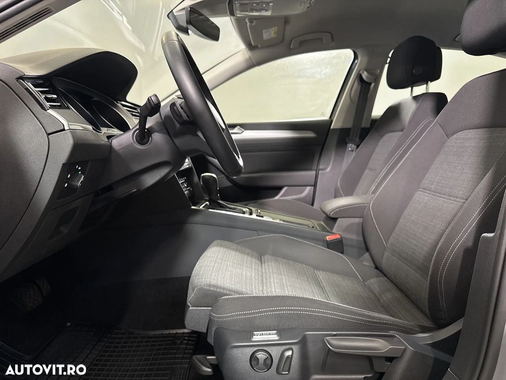 Volkswagen Passat - 22