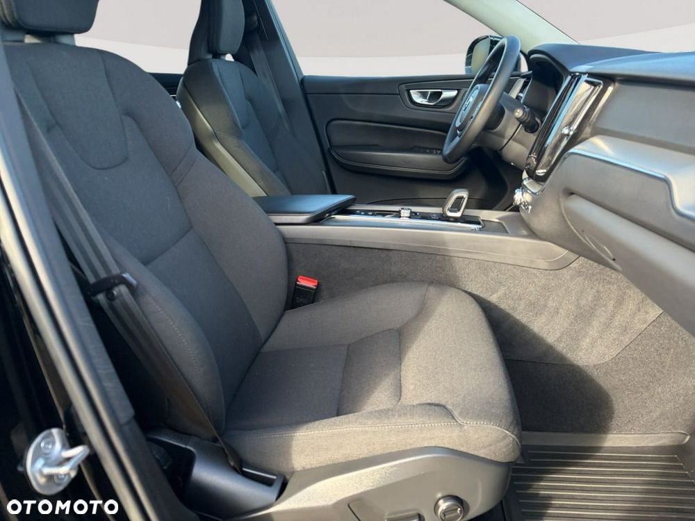 Volvo XC 60 B4 D AWD Momentum Pro - 26