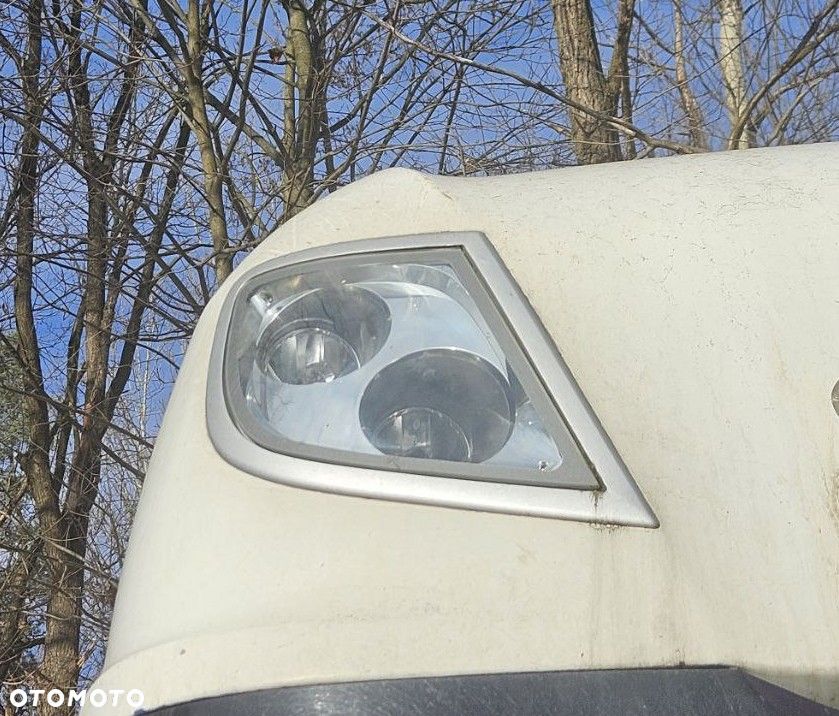 halogen dalekosiężny / lampa przednia / prawa lewa / DAF, XF105.460T